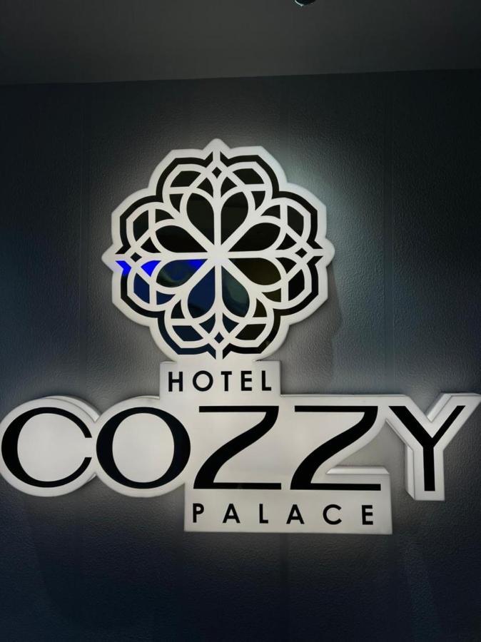Hotel Cozzy Palace Сурат Екстериор снимка
